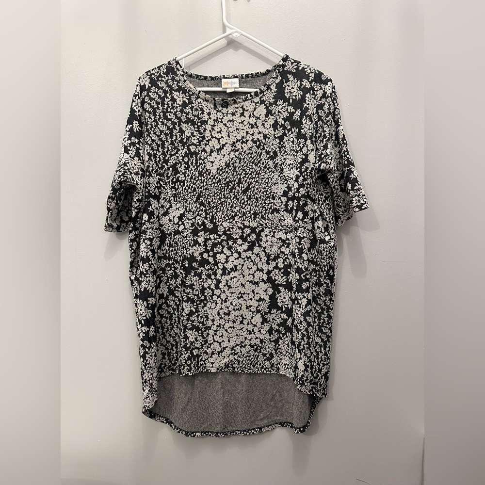 EUC Lularoe Irma Jaquard Floral Black and White. Womens XS